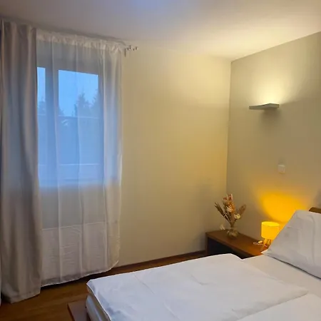 木屋 Close To The Clouds *