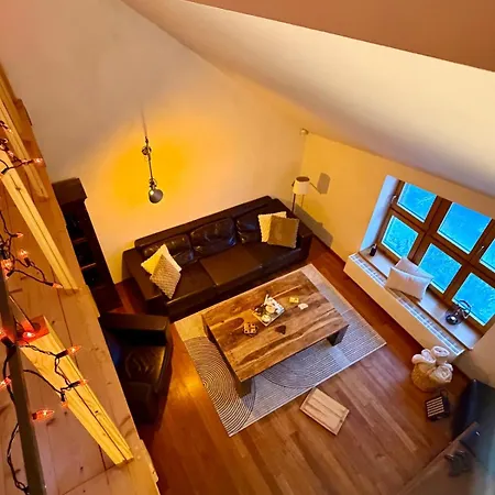 Close To The Clouds 木屋 *