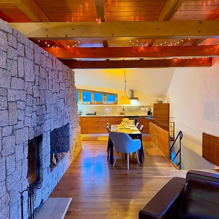 Close To The Clouds 木屋 *